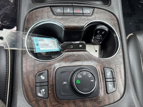 Used 2023 GMC Acadia Denali w/ Black Diamond Edition image 21