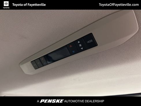 Certified 2025 Toyota Sienna XLE FWD image 9