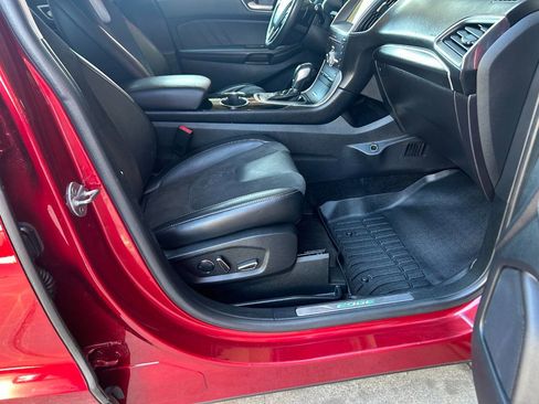 Used 2018 Ford Edge Sport w/ Cold Weather Package AWD/4WD image 25