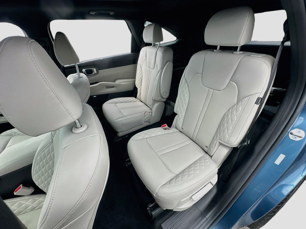 Certified 2025 Kia Sorento SX Prestige AWD/4WD image 26