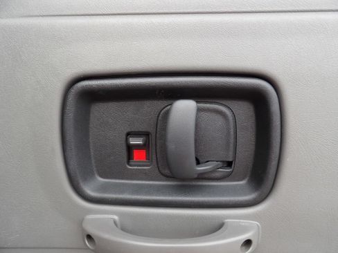 Used 2025 Chevrolet Express 3500 LS RWD image 27