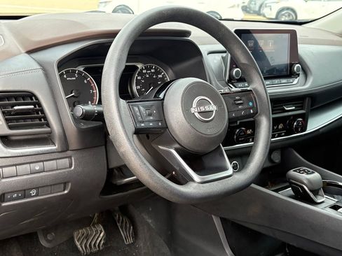 Certified 2023 Nissan Rogue SV image 9