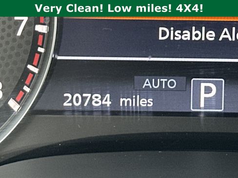 Used 2024 Nissan Armada SL w/ Captain's Chairs Package image 32