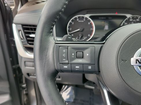 Used 2021 Nissan Rogue SV w/ Premium Package FWD image 22