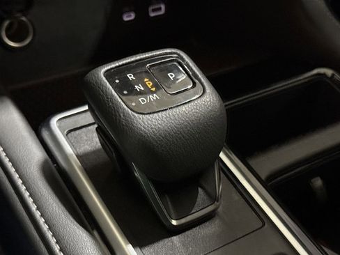 Used 2024 Nissan Pathfinder SV AWD/4WD image 17