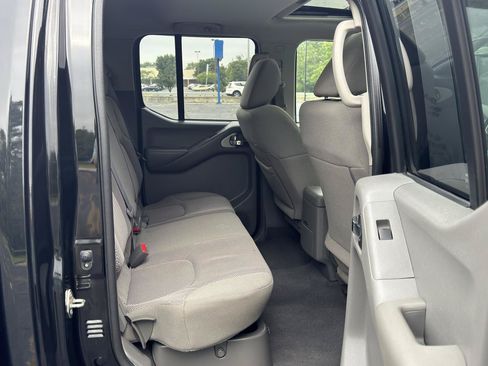 Used 2019 Nissan Frontier SV w/ Value Truck Package AWD/4WD image 14