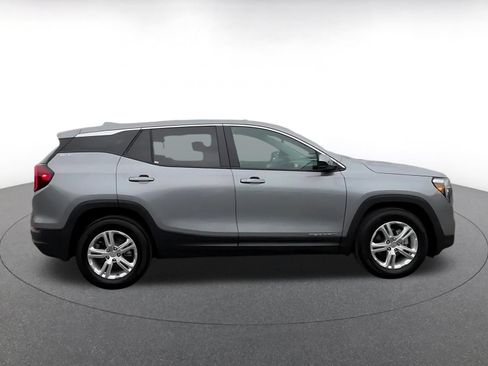 Used 2024 GMC Terrain SLE FWD image 13