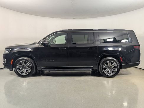 Used 2024 Jeep Wagoneer L Series II RWD image 4