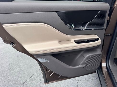 Used 2022 Lincoln Corsair Standard image 27