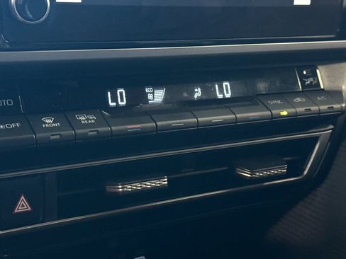 Used 2025 Toyota Camry SE FWD image 20