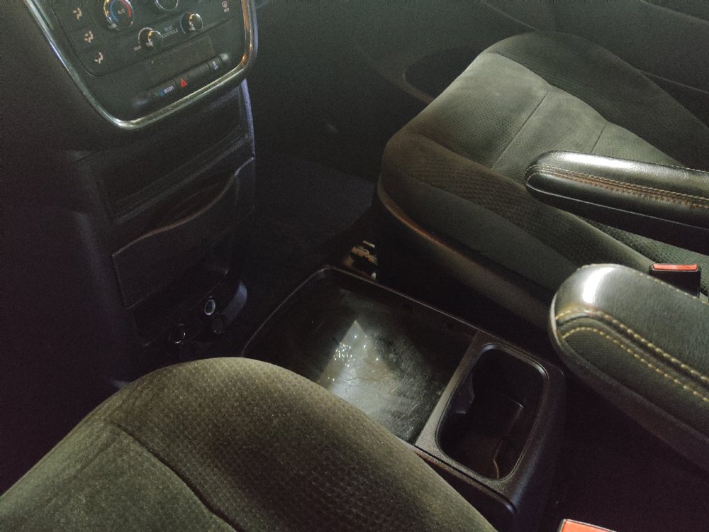 Used 2018 Dodge Grand Caravan SE FWD image 26