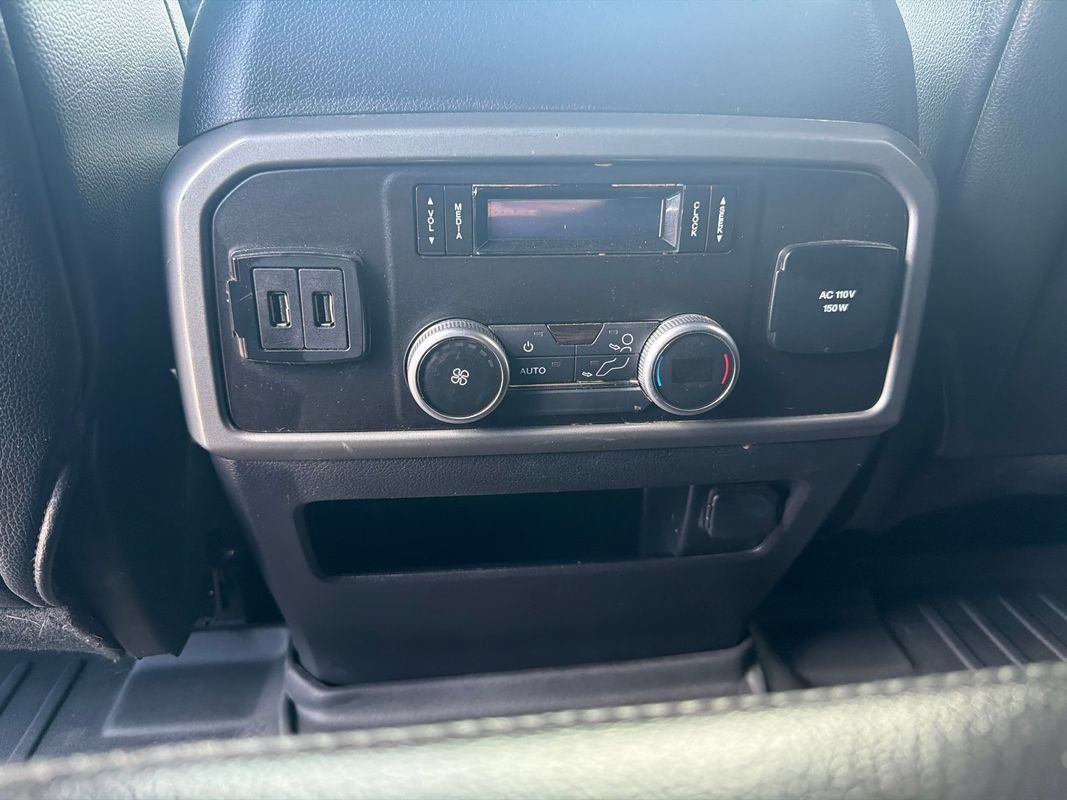 Used 2020 Ford Expedition XLT w/ Equipment Group 202A AWD/4WD image 22