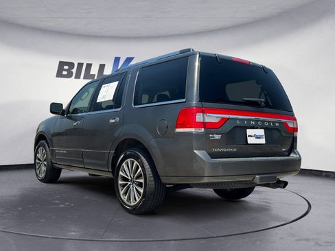 Used 2016 Lincoln Navigator Select RWD image 3