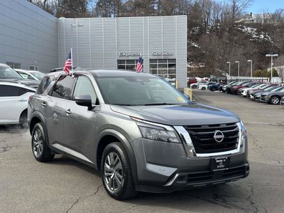 Certified 2024 Nissan Pathfinder SV