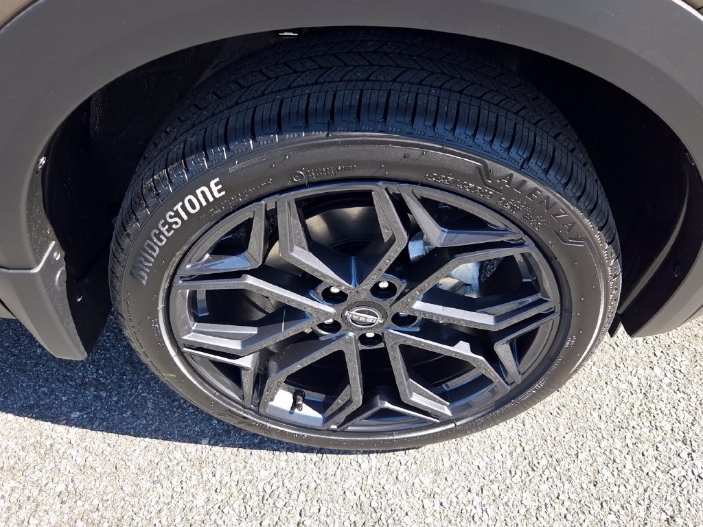 New 2027 Nissan Kicks SR w/ Cold Weather Package FWD image 17