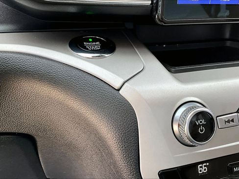 Used 2020 Ford Explorer XLT w/ Equipment Group 202A image 34