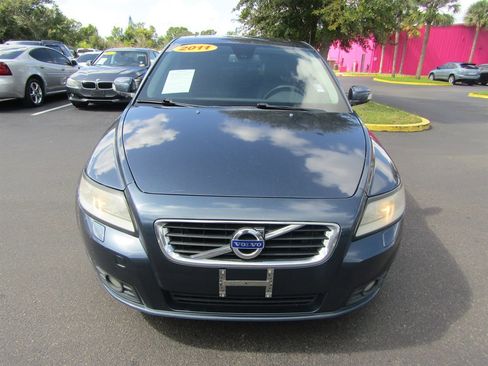 Used 2011 Volvo V50 T5 w/ Preferred Pkg image 2