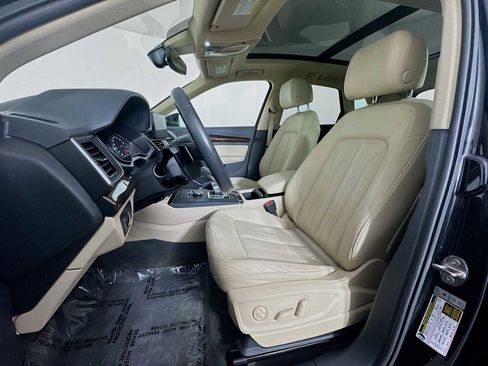 Used 2019 Audi Q5 2.0T Premium w/ Convenience Package image 11
