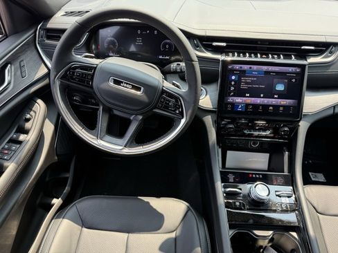New 2025 Jeep Grand Cherokee L Overland image 17