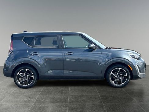 Used 2024 Kia Soul EX FWD image 11