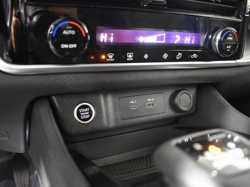 Certified 2023 Nissan Rogue SV image 18