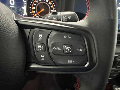 Used 2025 Jeep Wrangler Unlimited Rubicon AWD/4WD image 12