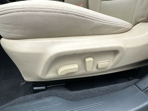 Used 2017 Subaru Legacy 2.5i Premium image 14