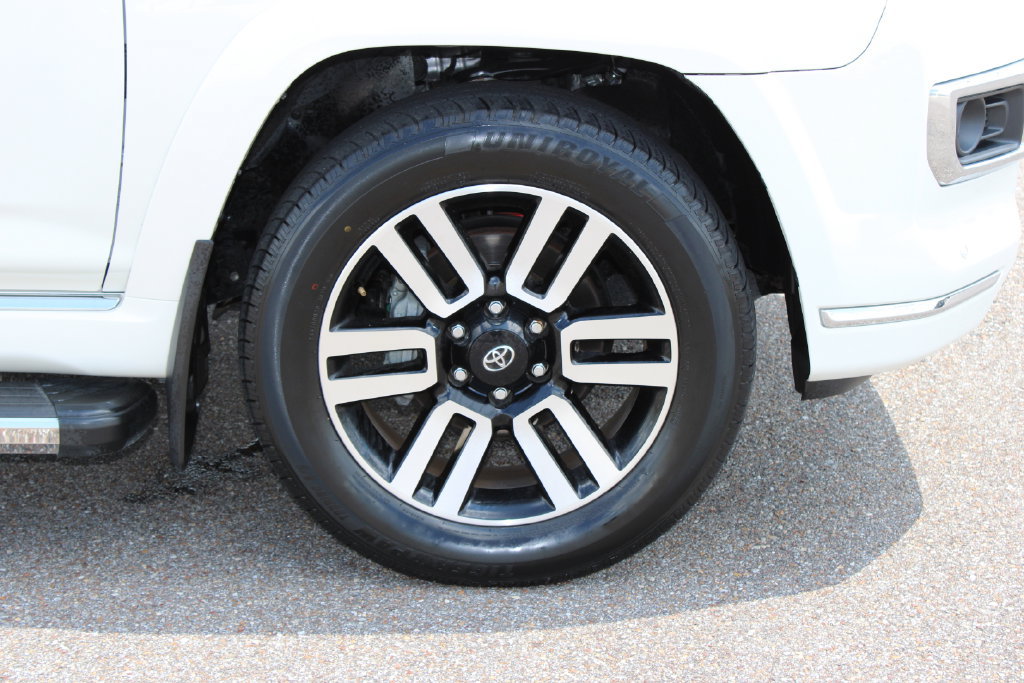 Used 2022 Toyota 4Runner Limited AWD/4WD image 9