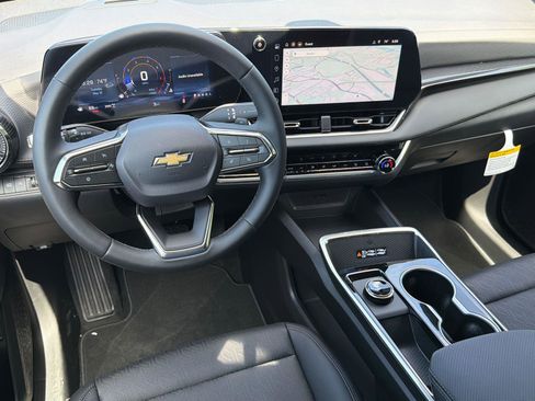 New 2026 Chevrolet Equinox LT w/ Convenience Package II AWD/4WD image 23