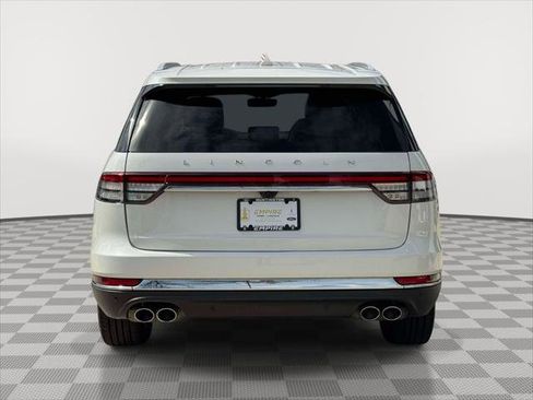 Used 2023 Lincoln Aviator Reserve w/ Elements Package Plus AWD/4WD image 6