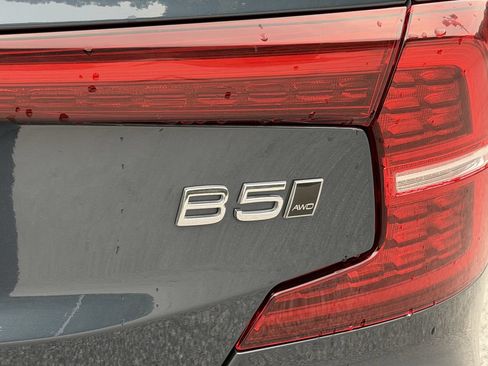Used 2024 Volvo S60 B5 Core AWD/4WD image 25