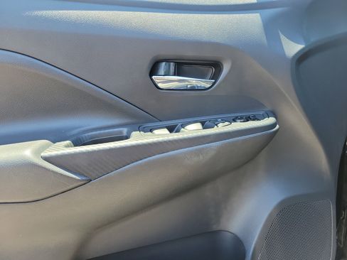 Used 2025 Nissan Versa SV FWD image 11