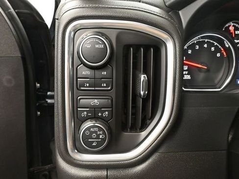 Used 2022 Chevrolet Silverado 1500 LT AWD/4WD image 35