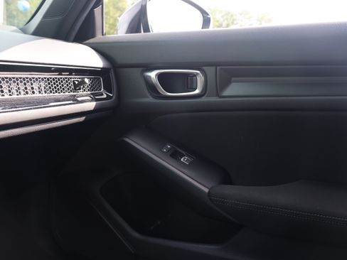 Used 2025 Honda Civic Sport image 25