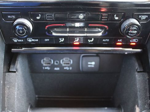 Used 2021 Jeep Grand Cherokee L Limited RWD image 41
