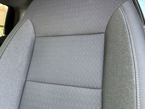 Used 2025 Chevrolet Silverado 1500 Custom image 15