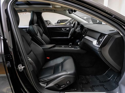 Used 2024 Volvo S60 B5 Core image 38