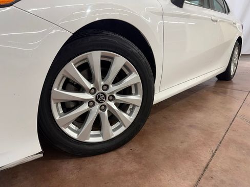 Used 2019 Toyota Camry LE FWD image 16