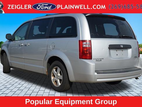 Used 2010 Dodge Grand Caravan Hero w/ Popular Equipment Group FWD image 2
