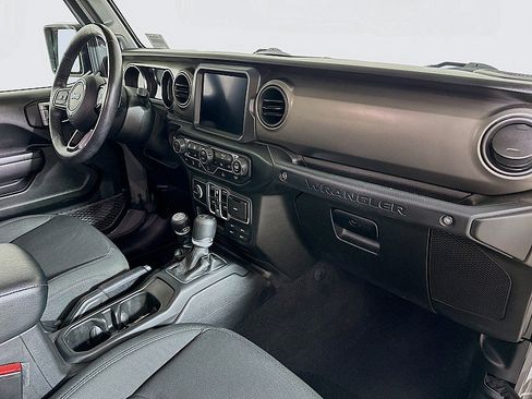 Used 2021 Jeep Wrangler Unlimited Sport AWD/4WD image 28