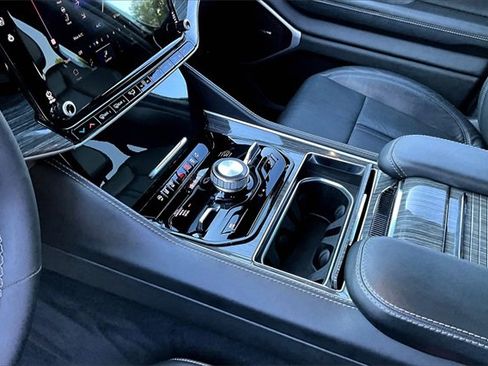 Used 2022 Jeep Wagoneer Series III image 15