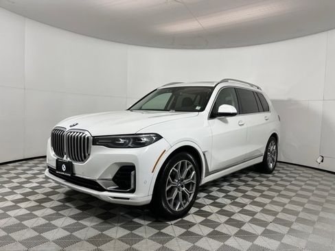 Used 2021 BMW X7 xDrive40i w/ Cold Weather Package image 3