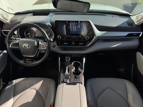 Used 2022 Toyota Highlander Platinum AWD/4WD image 12