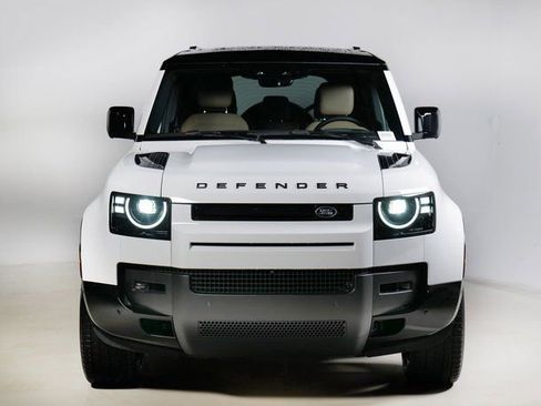 New 2026 Land Rover Defender 110 X-Dynamic SE image 8