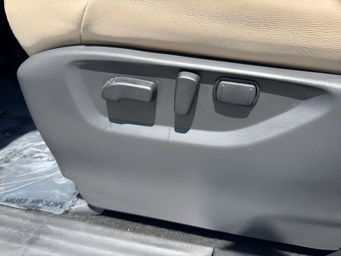 Used 2024 Nissan Armada Platinum w/ Captain's Chairs Package image 10