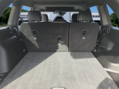 Used 2023 Jeep Grand Cherokee Altitude AWD/4WD image 35