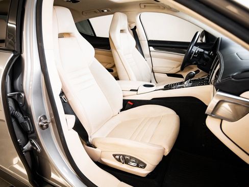 Certified 2015 Porsche Panamera GTS AWD/4WD image 29