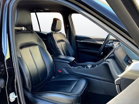 Certified 2024 Jeep Grand Cherokee Limited image 22