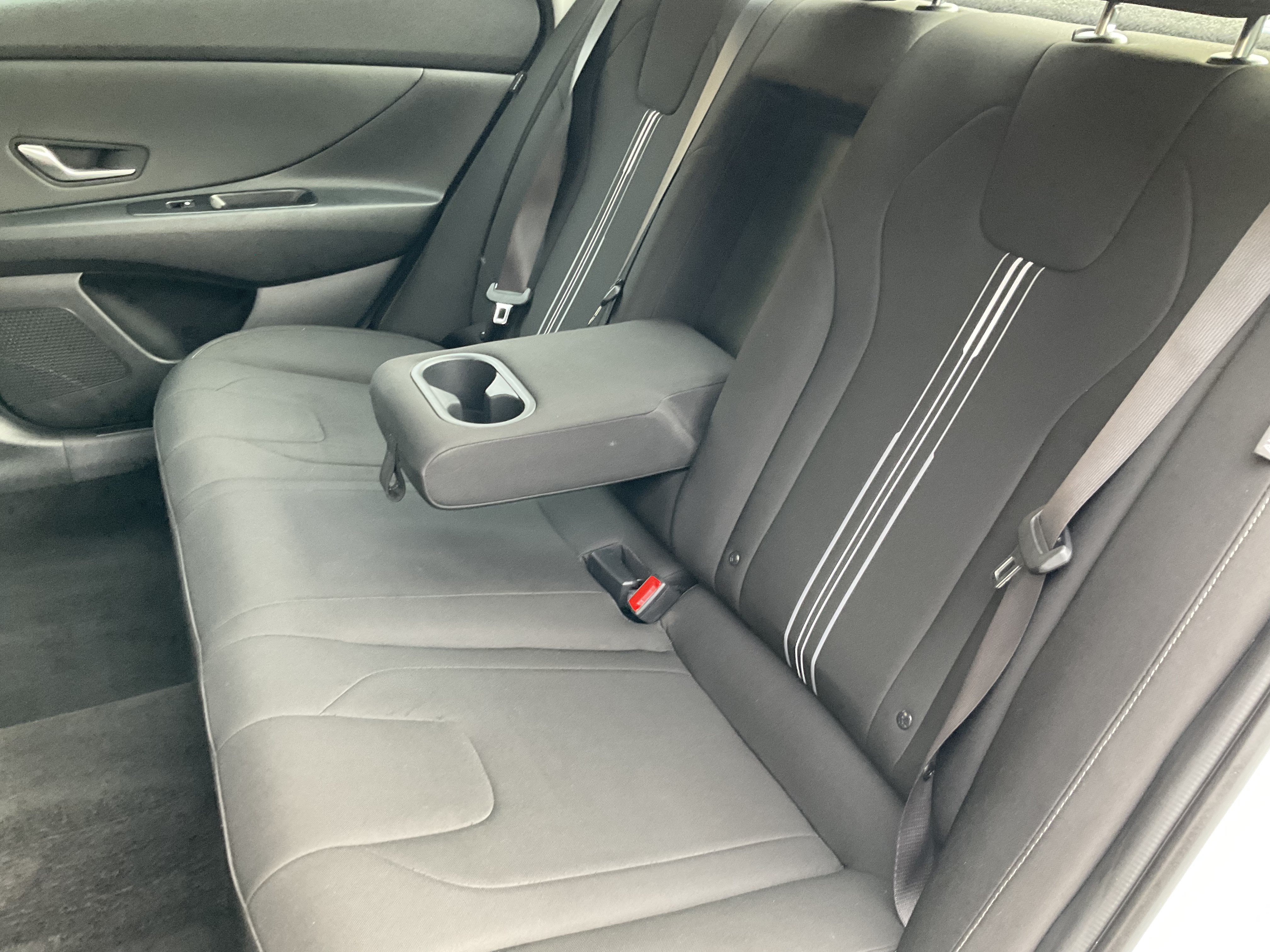 Used 2025 Hyundai Elantra SEL FWD image 38