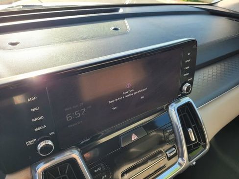 Used 2023 Kia Sorento SX Prestige w/ Panoramic Sunroof Package AWD/4WD image 16